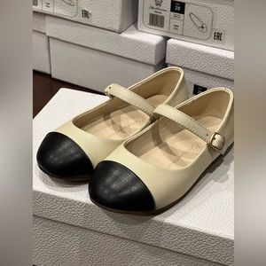 Age of Innocence girls shoes, very good condition